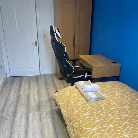 One Bedroom In Spacious Bungalow, Free Parking & Private Entrance Эдинбург Экстерьер фото