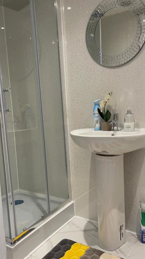 One Bedroom In Spacious Bungalow, Free Parking & Private Entrance Эдинбург Экстерьер фото
