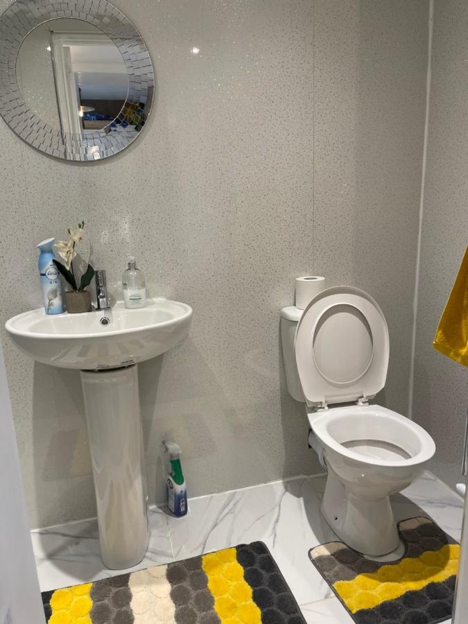 One Bedroom In Spacious Bungalow, Free Parking & Private Entrance Эдинбург Экстерьер фото