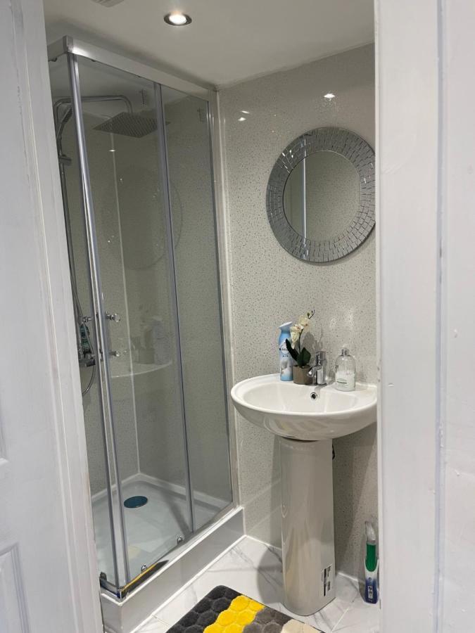 One Bedroom In Spacious Bungalow, Free Parking & Private Entrance Эдинбург Экстерьер фото
