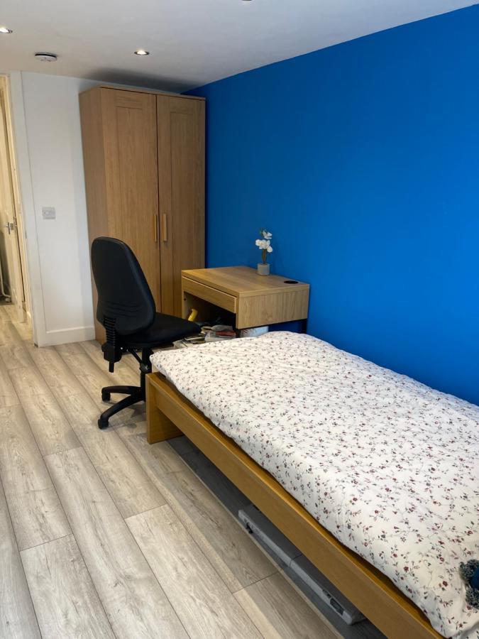 One Bedroom In Spacious Bungalow, Free Parking & Private Entrance Эдинбург Экстерьер фото