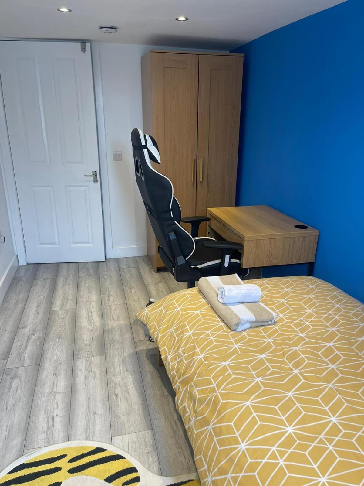 One Bedroom In Spacious Bungalow, Free Parking & Private Entrance Эдинбург Экстерьер фото